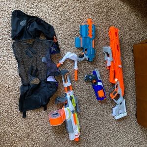 Multiple working nerf guns with a variety of darts